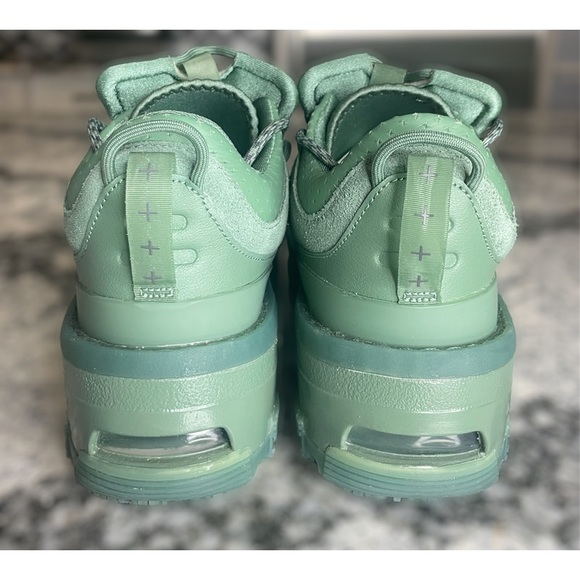 Nike Air Jordan Mae Dutch Green Sneaker. Size 8.5 - Picture 6 of 11